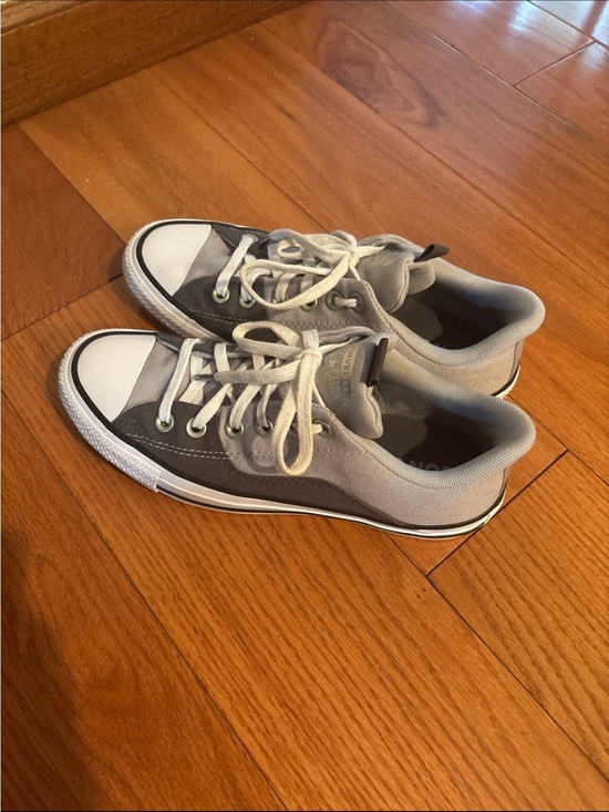 Converse Shoes - Woman’s Low Chuck Converse Sneakers